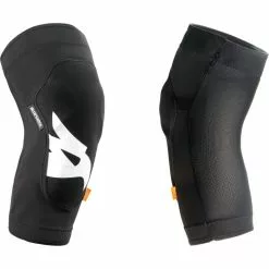 Bluegrass Skinny D30 Knee Guards